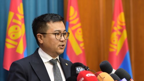 П.Сайнзориг: Бөхчүүд  таван минутад ам авна